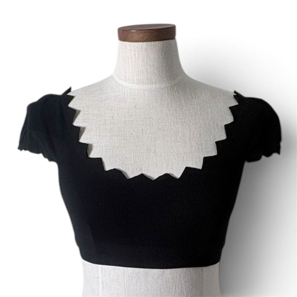 Marysia Swim Size M Black Bikini Top Cap Sleeves Scalloped Edges Medium